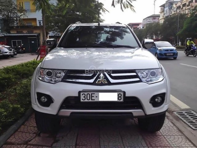 Bán Mitsubishi Pajero Sport 2.5MT đời 2016, màu trắng số sàn, 799tr