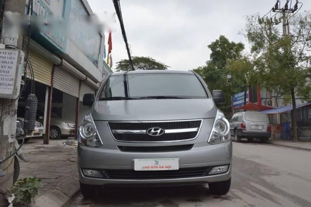 Cần bán lại xe Hyundai Starex đời 2016 chính chủ