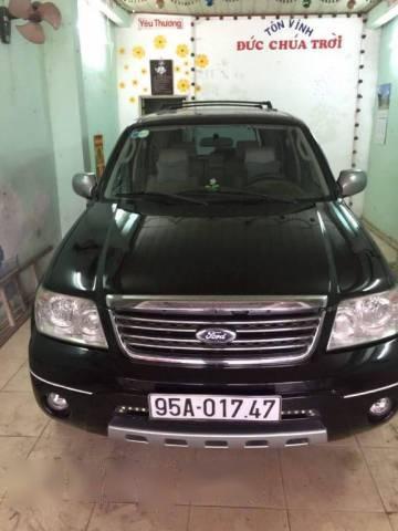 Cần bán Ford Escape đời 2004 xe gia đình