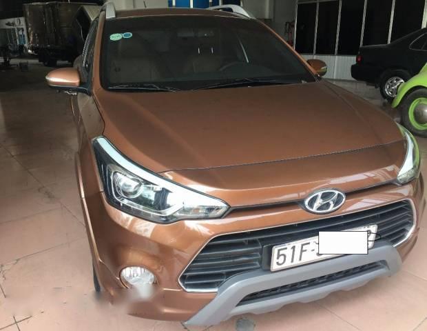 Cần bán xe Hyundai i20 Active đời 2015