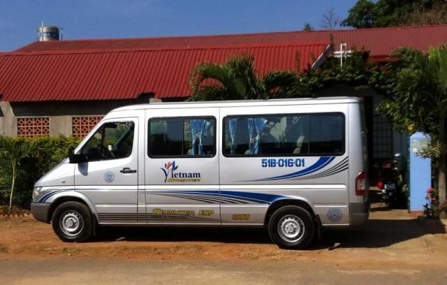 Cần bán xe Mercedes Sprinter sản xuất 2005, màu bạc, giá tốt