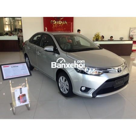 Bán ô tô Toyota Vios 2017, màu bạc