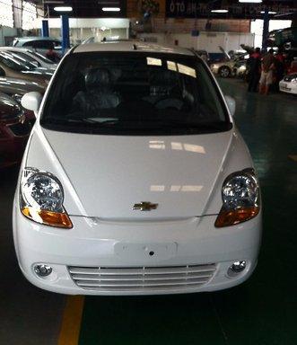 Bán Chevrolet Spark Van đời 2017, màu trắng giá cạnh tranh