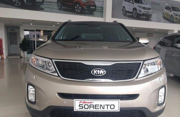 Kia Vinh - Nghệ An bán Kia Sorento GAT 2.4L đời 2017, màu vàng