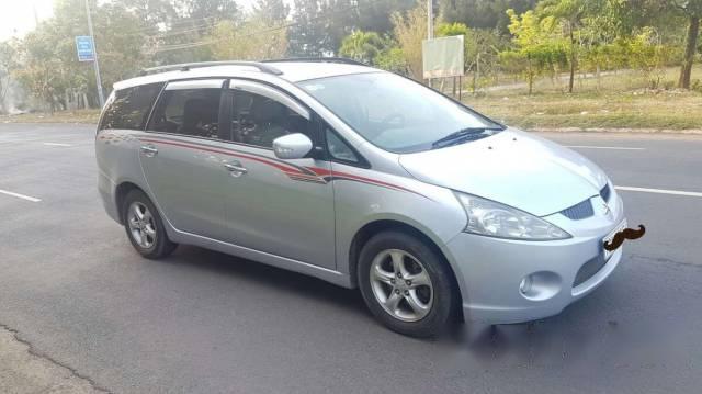 Cần bán gấp Mitsubishi Grandis sản xuất 2005