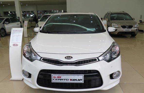 Kia Giải Phóng bán Kia Cerato Koup AT sản xuất 2017, màu trắng, 793tr