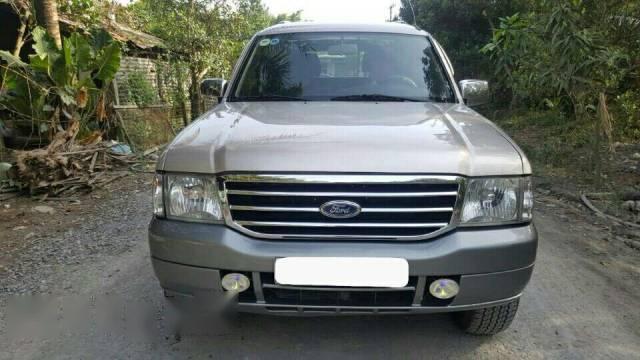 Bán ô tô Ford Everest MT 2.5 đời 2006 xe gia đình