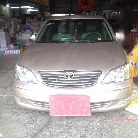 Cần bán xe cũ Toyota Camry đời 2004, giá chỉ 450 triệu