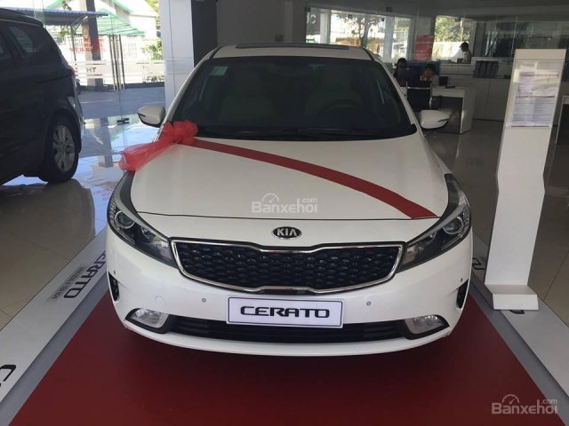 Bán xe Kia Cerato AT 1.6 năm 2017, ghế chỉnh điện, giá cạnh tranh