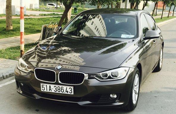 Cần bán xe BMW 3 Series 320i năm 2012, màu nâu số tự động, 975 triệu