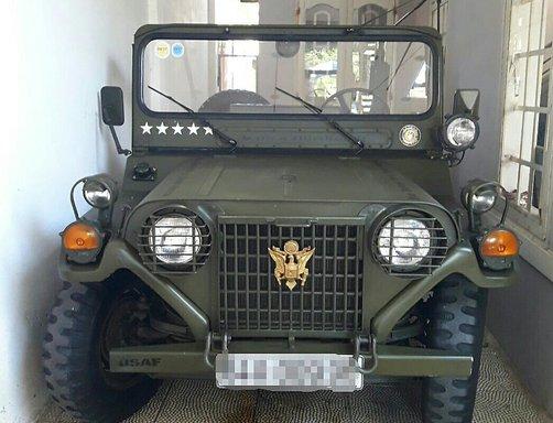 Cần bán gấp Jeep A2 đời 1975, màu đen, nhập khẩu nguyên chiếc 