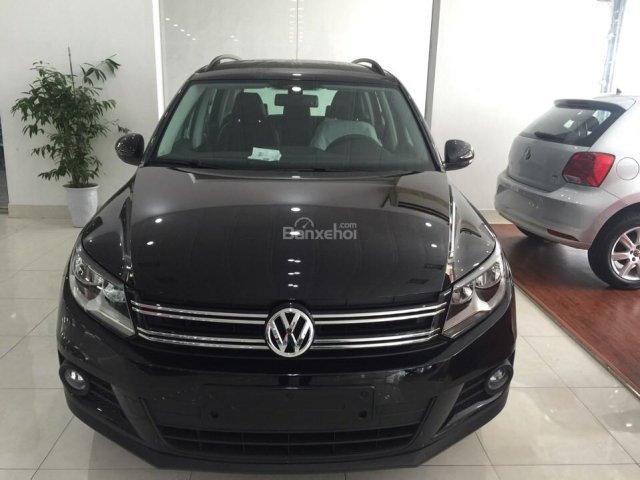 Dòng SUV nhập Đức Volkswagen Tiguan 2.0l đời 2016, màu đen. Tặng BHVC+dán 3M- LH Hương 0902608293