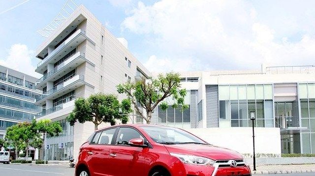 Bán xe Toyota Yaris E đời 2017, màu đỏ, Nhập khẩu Thái Lan, 620 triệu