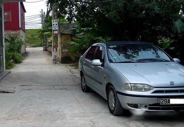 Bán Fiat Siena đời 2003, màu trắng như mới, giá 110tr