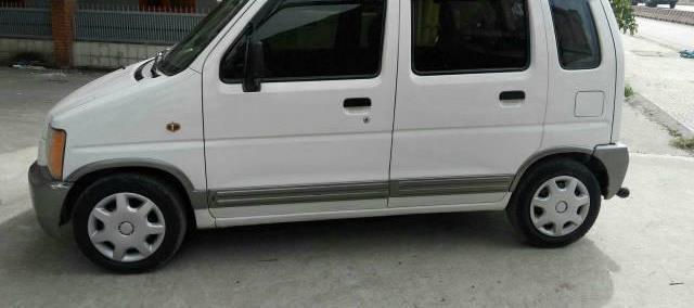 Xe Suzuki Wagon R đời 2002, màu trắng  