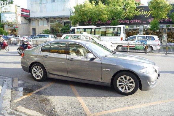 Cần bán gấp BMW 5 Series 523i đời 2011, màu bạc, xe nhập