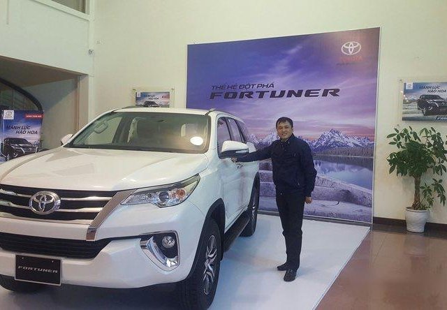 Bán Toyota Fortuner 2.7AT 4x4 2017, màu trắng