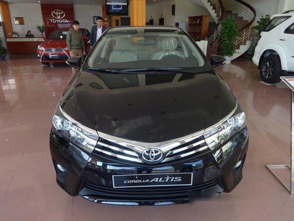 Bán xe Toyota Corolla altis 1.8CVT đời 2017, màu đen, giá 762tr