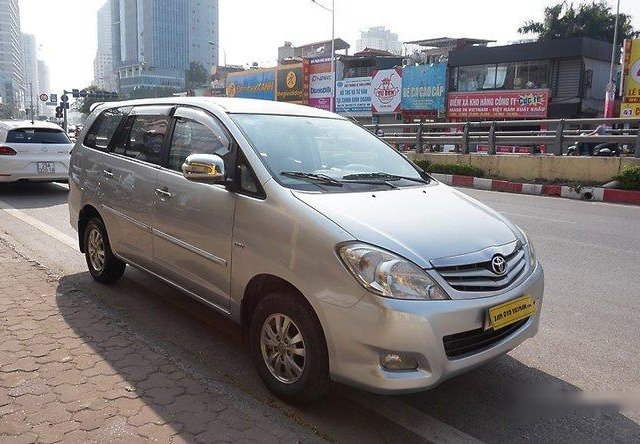 Cần bán xe cũ Toyota Innova J đời 2008, màu bạc, giá chỉ 345 triệu