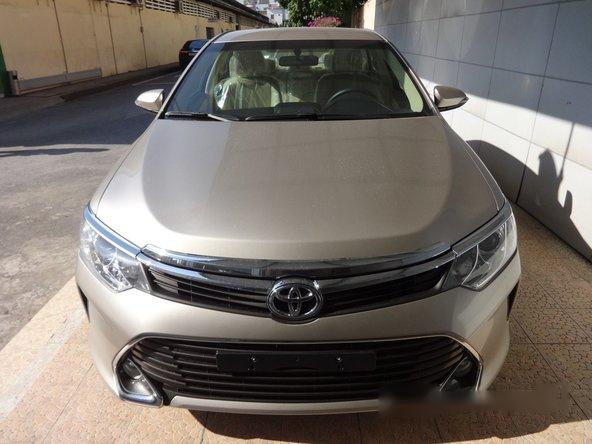 Bán Toyota Camry 2.0 E năm 2017, xe mới, giá tốt