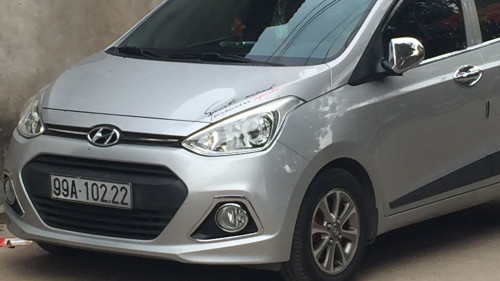 Bán xe Hyundai i10 1.0 AT đời 2015, màu bạc 