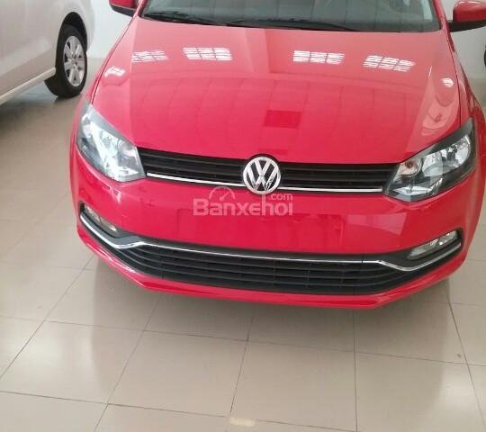 Bán xe Volkswagen Polo số tự động năm 2015, màu đỏ, xe nhập, giá chỉ 630 triệu