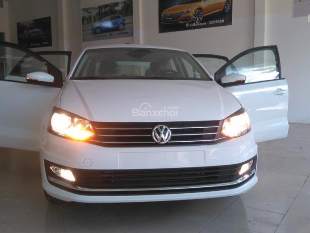 Bán ô tô Volkswagen Polo GP số tự động sản xuất 2015, màu trắng, nhập khẩu nguyên chiếc, giá tốt