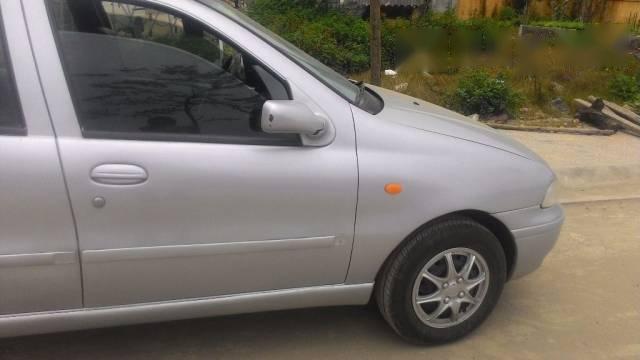 Bán xe cũ Fiat Siena đời 2002, màu bạc xe gia đình, giá tốt