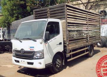 Bán xe tải Hino WU342L-NKMTJD3 3,7 tấn chở gia cầm, trả góp, lãi suất thấp