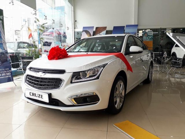 Xe Chevrolet Cruze LTZ đời 2017, khuyến mãi khủng, hỗ trợ vay vốn 100%, bao hồ sơ trên toàn quốc. Giao xe ngay