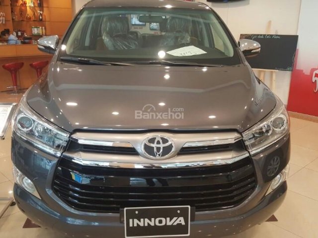 Bán xe Toyota Innova 2.0 V 2018, đủ màu giao ngay, dòng xe cao cấp giảm giá cực sốc