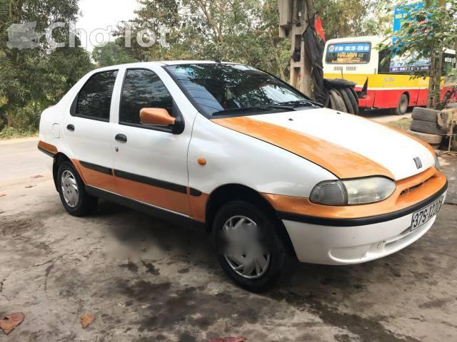 Cần bán xe Fiat Siena năm 2002, màu trắng, giá tốt