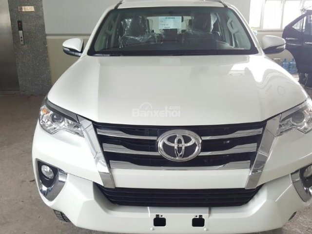 Bán xe Toyota Fortuner 4x2 V đời 2017, cam kết giá tốt nhất, uy tín nhất miền Nam