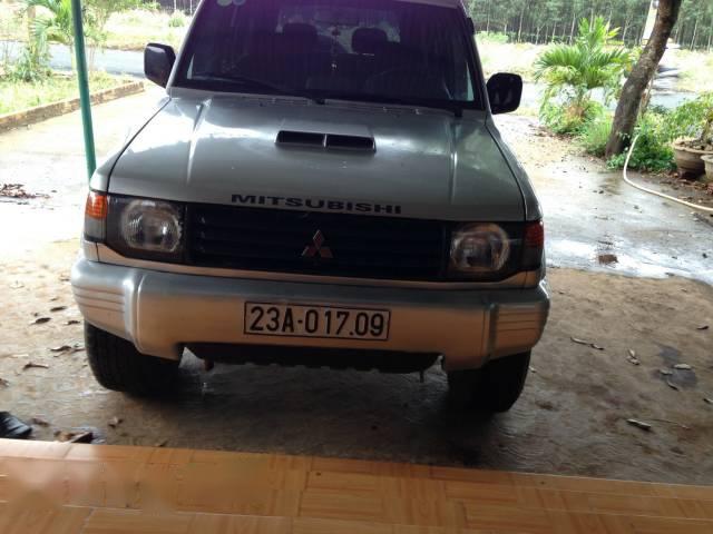 Bán Mitsubishi Pajero 2.4 đời 1995, màu bạc, nhập khẩu chính hãng