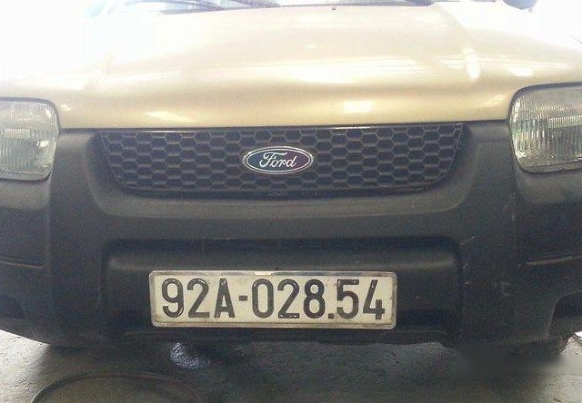 Gia đình cần bán Ford Escape đời 2002 số tự động