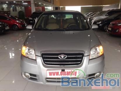 Cần bán gấp Daewoo Gentra 2010, màu bạc, chính chủ