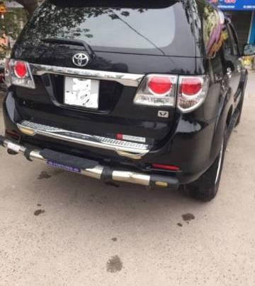 Cần bán gấp Toyota Fortuner V đời 2014, màu đen còn mới