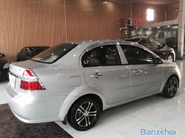 Bán xe Daewoo Gentra 2010, màu bạc, chính chủ