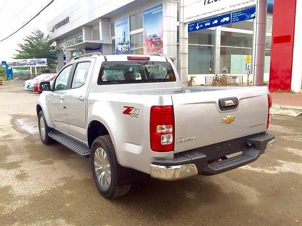 Xe bán tải - Giá tốt. Chevrolet Colorado 2.5 4x2 MT năm 2017, màu cam, nhập khẩu