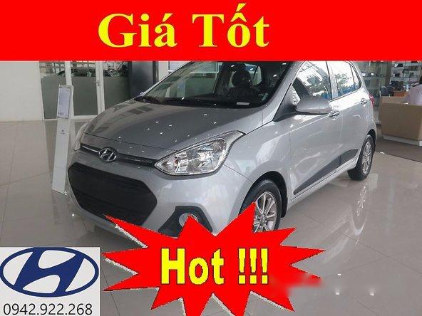 Bán ô tô Hyundai Grand i10 đời 2017, màu bạc 