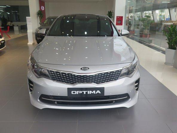 Bán ô tô Kia Optima đời 2017, màu bạc