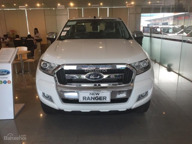 Giao ngay Ford Ranger XLT 2.2 MT 2017, hai cầu, tặng nắp, lót thùng, đủ màu, hỗ trợ trả góp lên 80% lãi xuất ưu đãi