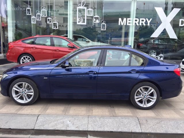 BMW 3 Series 330i năm 2017, màu xanh, xe nhập, cam kết giá rẻ nhất, có xe giao ngay