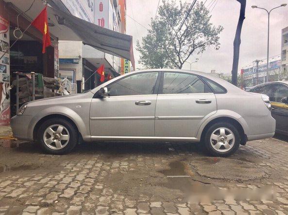 Bán Chevrolet Lacetti đời 2011, màu bạc