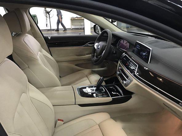 Bán ô tô BMW 7 Series 740Li Luxury 2017, màu đen, nhập khẩu nguyên chiếc