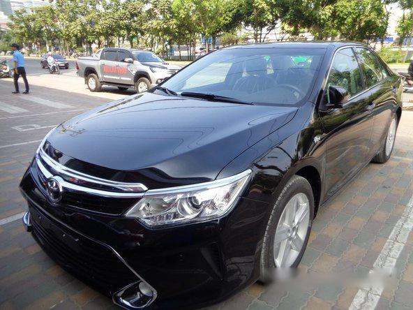 Bán Toyota Camry 2.5Q AT đời 2017, màu đen