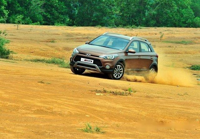 Hyundai Ngọc Phát bán Hyundai i20 Active AT đời 2017, màu nâu