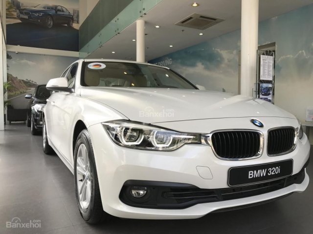 Đại lý BMW Miền Tây bán xe BMW 320i mới, nhập 2017 tại Cần Thơ