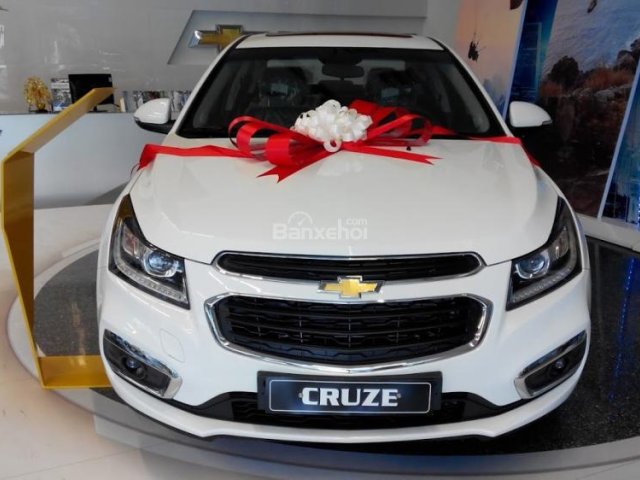 Bán Chevrolet Cruze 1.8LTZ AT 2017, nhiều màu, vay 90%, giao xe liền