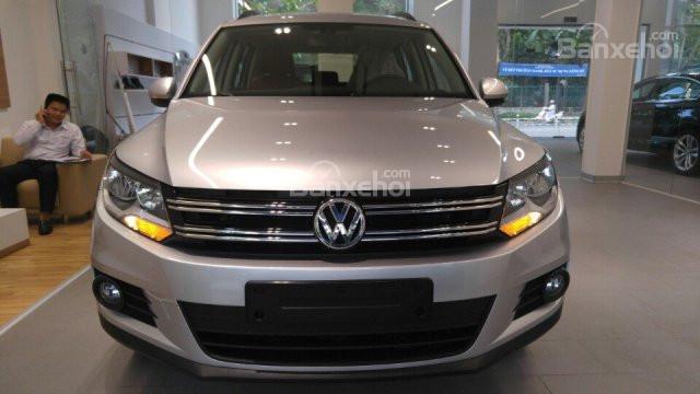 Dòng SUV nhập Đức Mạnh Mẽ Volkswagen Tiguan 2.0l, màu bạc, LH để nhận CTKM